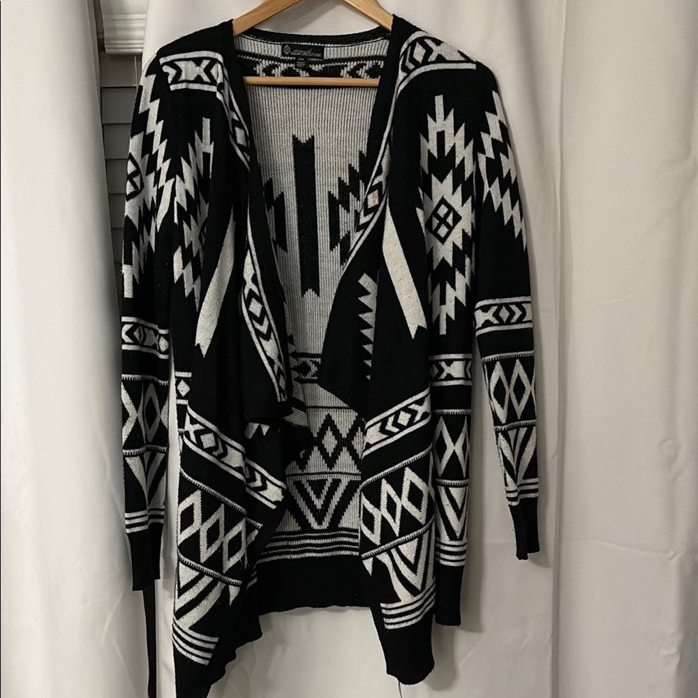 Black and White Geometric Cardigan Sweater